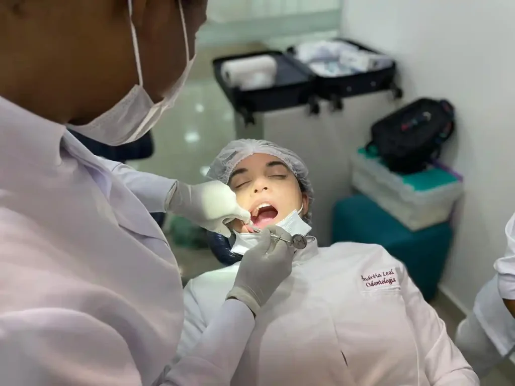 Aula prática de anestesiologia na UniBRASÍLIA Gama estudantes aprimoram técnicas e habilidades essenciais (7).opti Aula prática de anestesiologia na UniBRASÍLIA Gama estudantes aprimoram técnicas e habilidades essenciais (7).opti