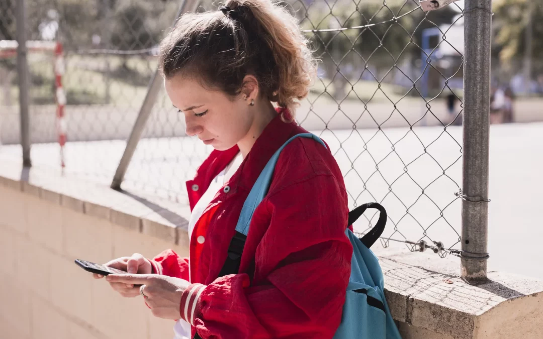 Sem celular nas escolas: docentes contam seus pontos de vista