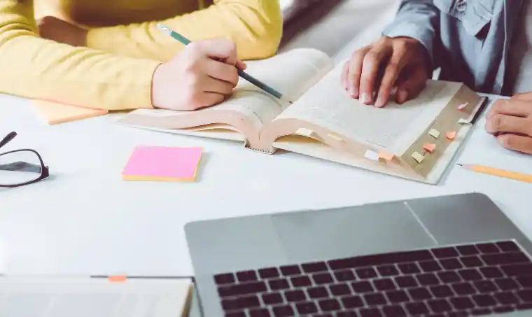 Aprenda com os melhores professores da área em nossos cursos de graduação